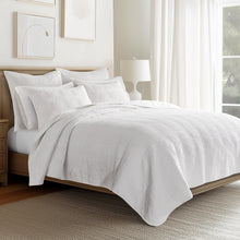 Load image into Gallery viewer, Cloud Waffle Bright White Full/Queen Quilt Set
