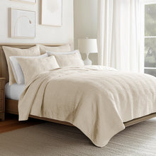 Load image into Gallery viewer, Cloud Waffle Undyed Cream Full/Queen Quilt Set
