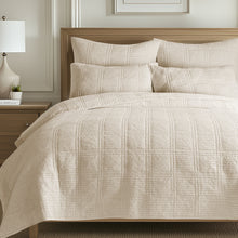 Load image into Gallery viewer, Cloud Waffle Undyed Cream Full/Queen Quilt Set
