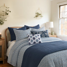 Load image into Gallery viewer, Aditya Full/Queen Quilt Set
