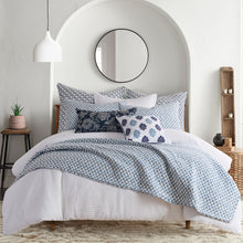 Load image into Gallery viewer, Aditya Full/Queen Quilt Set
